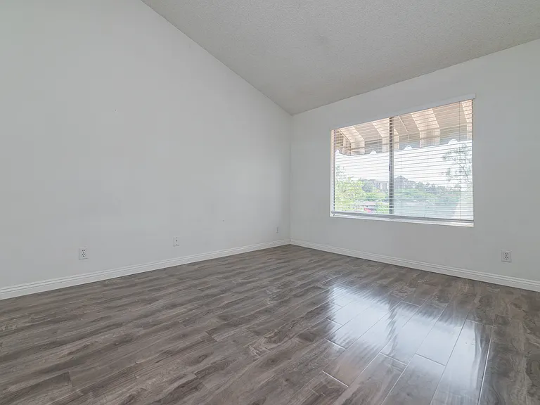 333 Stanford Ct — Photo 25