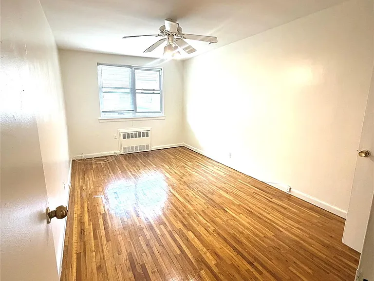 1030 E 57th St #1 — Photo 6