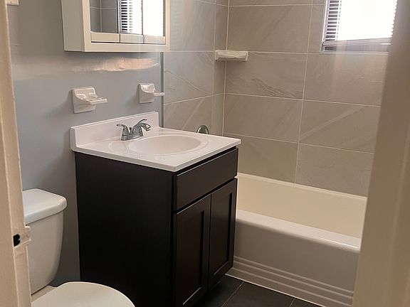 5th image of 8 Chestnut St #1A