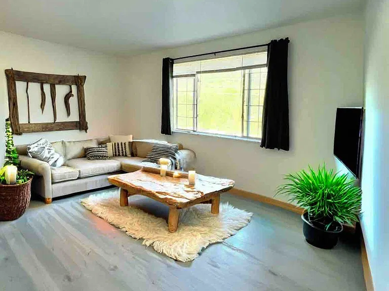 Ski Town Apartments — Photo 3