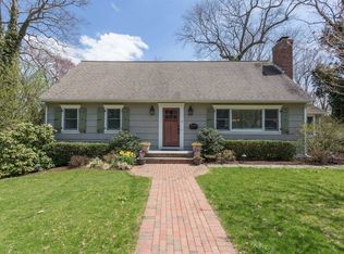 2 Conklin Ln, Huntington, NY 11743