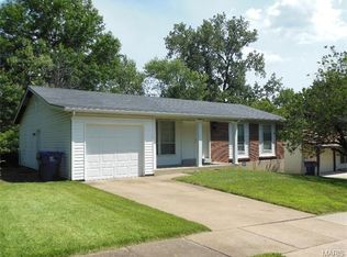 4 Vizcuya Ct, Florissant, MO 63033