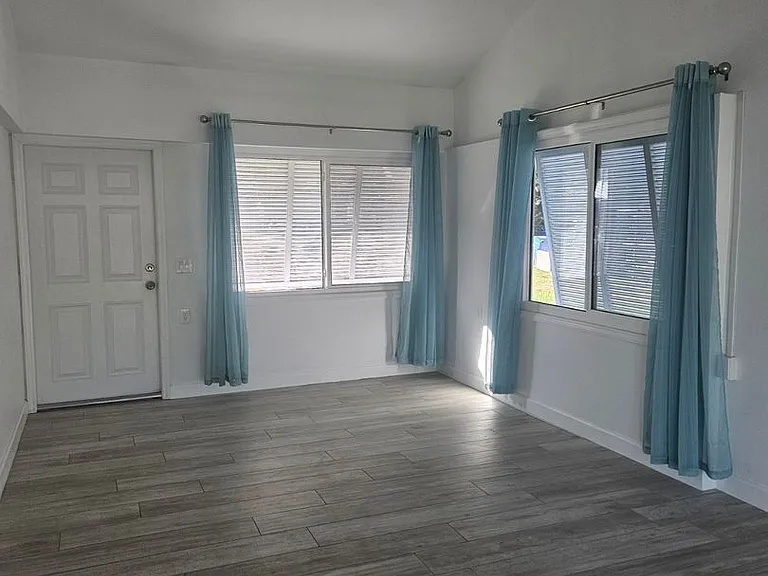 360 W Fray St — Photo 12