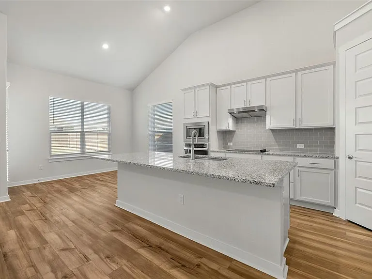 113 Shadow Oak Cv — Photo 9