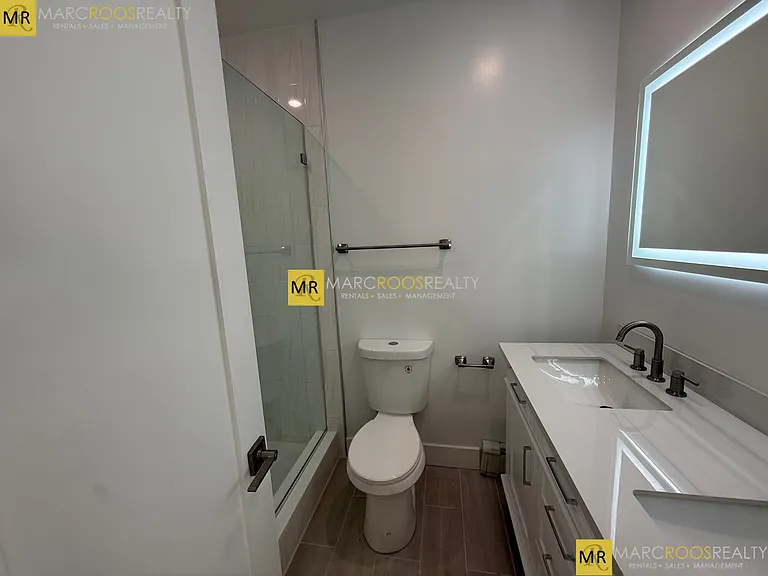 55 W Eagle St #2 — Photo 16