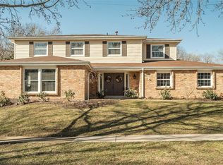 1049 Parkwatch Dr, Ballwin, MO 63011