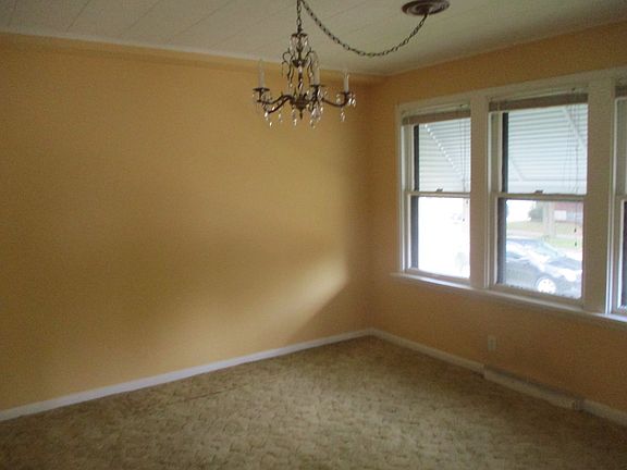 3rd image of 11117 S Sawyer Ave