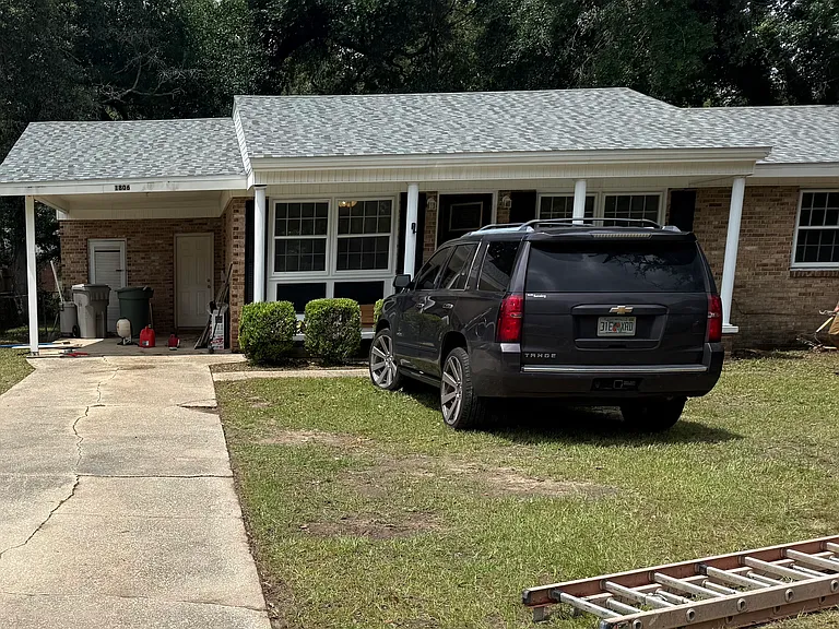 1806 Langley Ave — Photo 1