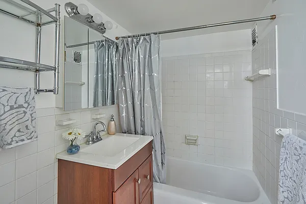 Rented by Brown Harris Stevens | media 6