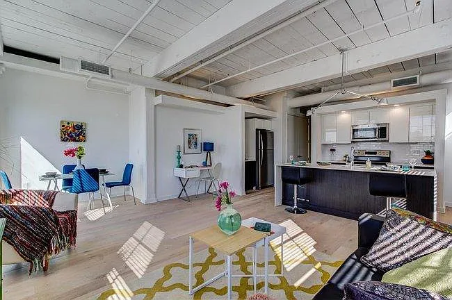 430 Fairmount — Photo 32