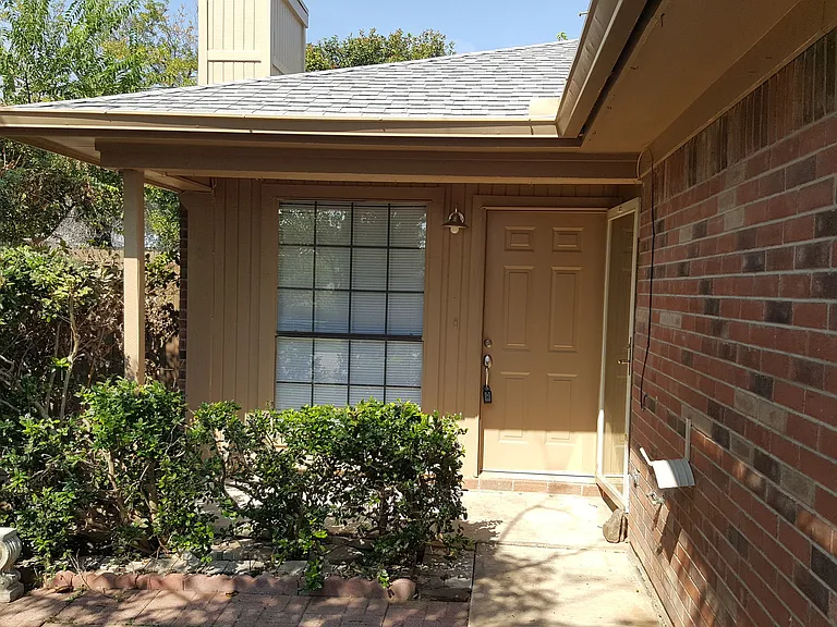 4517 Compass Ct — Photo 2