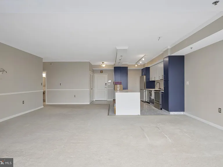 1211 S Eads St #1704 — Photo 15