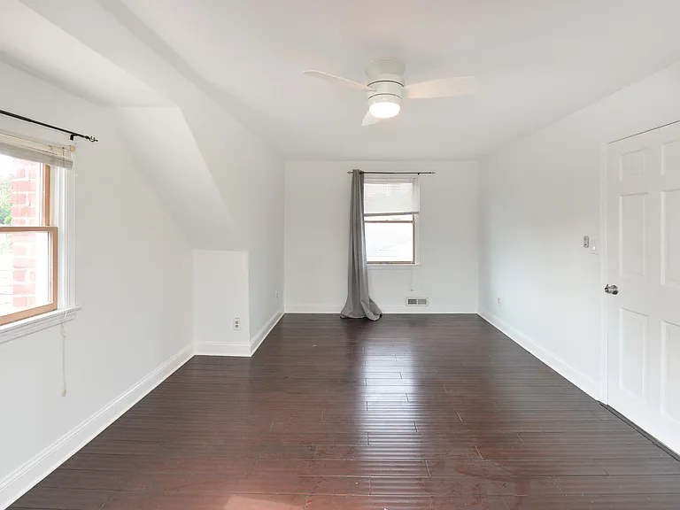 32-09 Heywood Ave — Photo 18