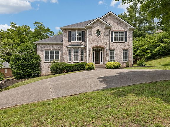 3rd image of 125 Temple Crest Trl