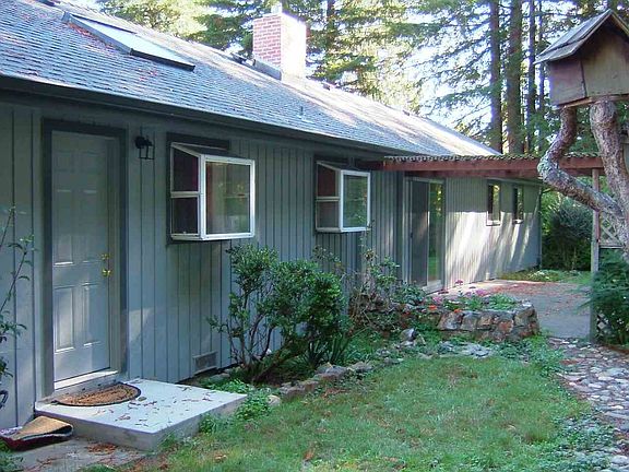 2nd image of 124 Hillcrest Dr