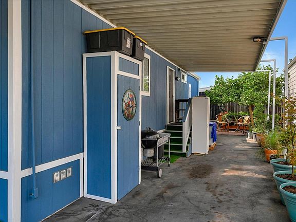 3rd image of 1850 Evans Ln Space 32