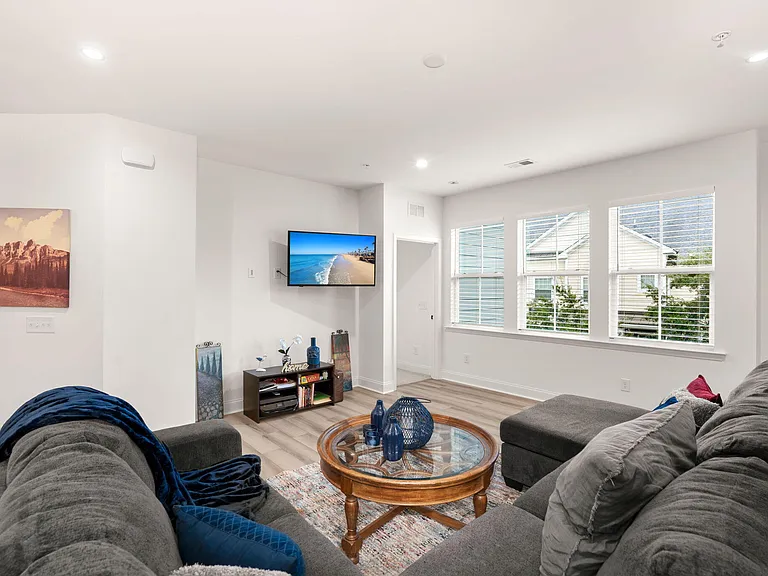 305 Flowering Peach Ct #203 — Photo 12