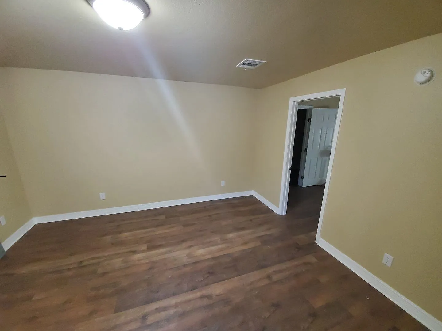4247Rightway — Photo 2