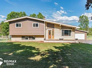 11237 Irish Rd, Otisville, MI 48463