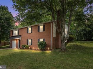 146 Winewood Dr, Locust Grove, VA 22508