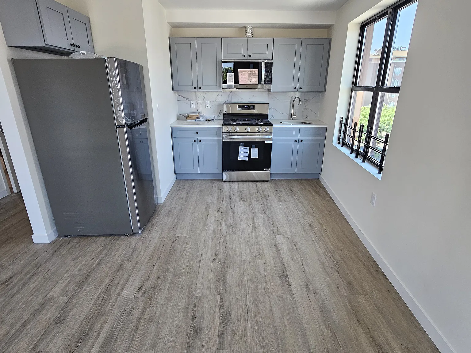 2 bed, $3,100 — Photo 1