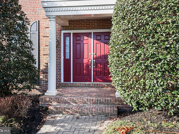 3rd image of 2020 Silverwood Dr
