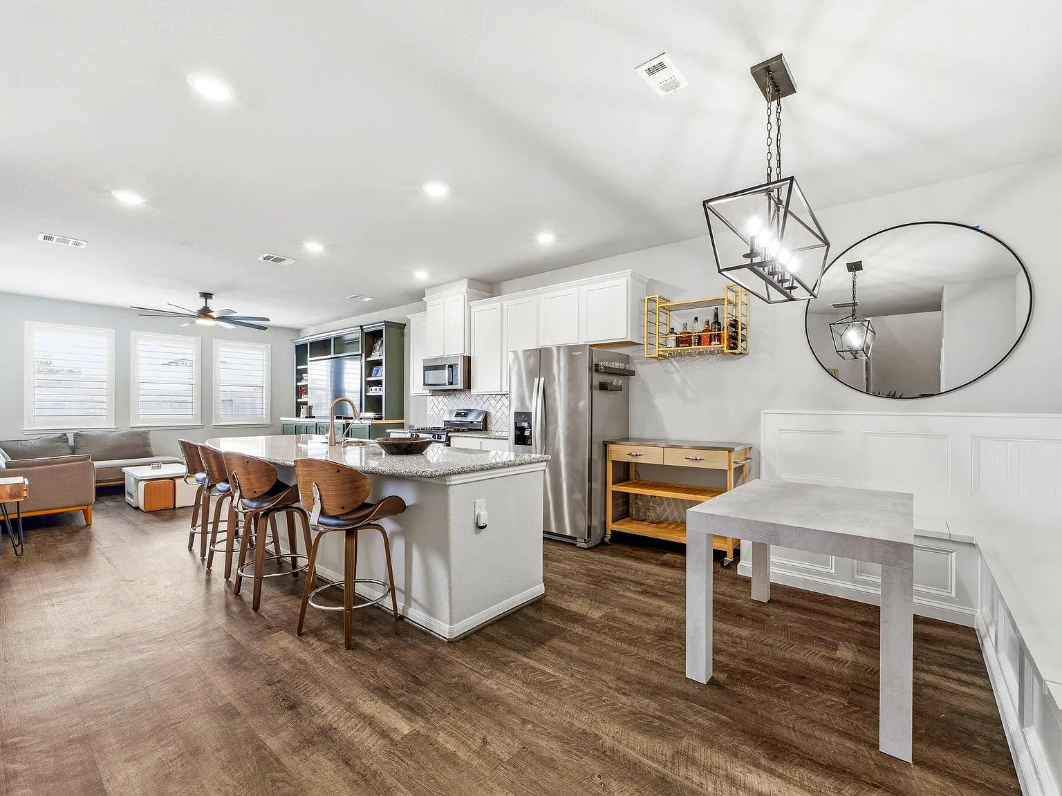 2 bed, 2.5 bath, 1764 sqft, $2,400 — Photo 4