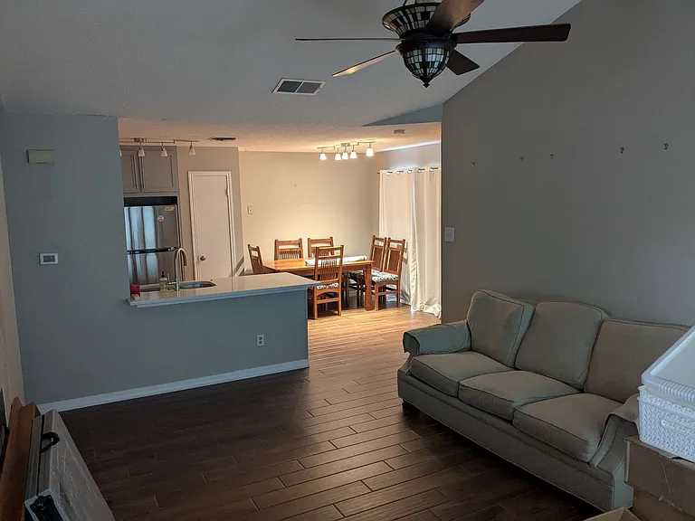 2502 Charla Cir — Photo 2