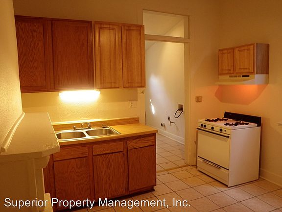 3rd image of 806 9th St