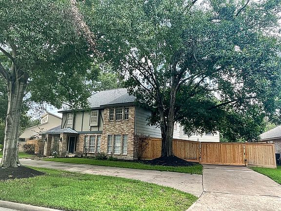 2nd image of 14938 El Miranda Dr