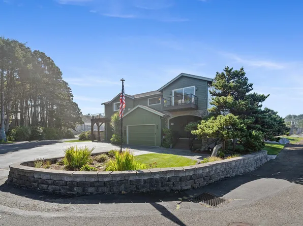 424 SW Cliff St, Depoe Bay, OR 97341