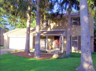 1542 Breton Rd SE, East Grand Rapids, MI 49506