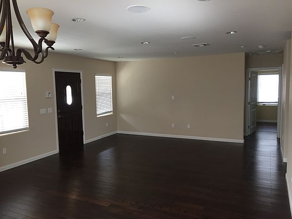 4th image of 7602 Hinds Ave