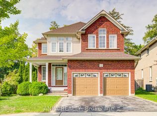 10 Thistledown Cres, Whitby, ON L1R3P2