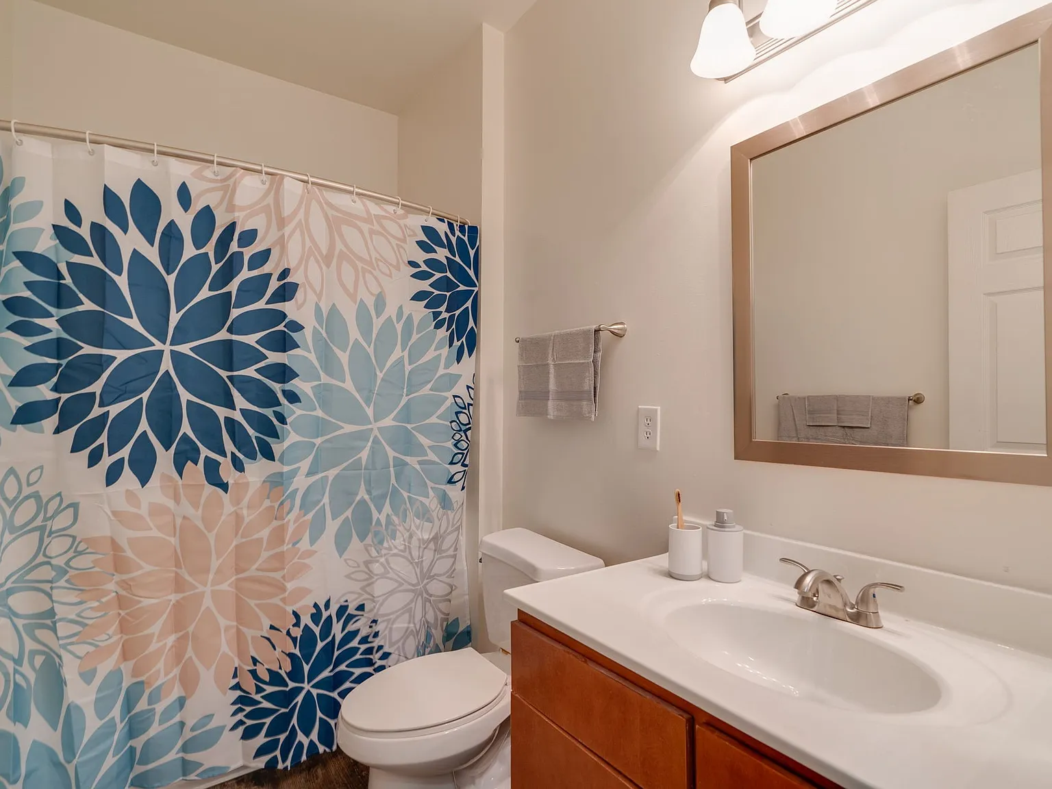 2 bed, 1000 sqft, $1,150 — Photo 4