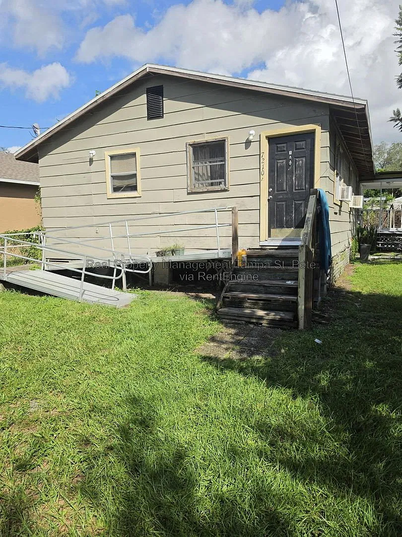 2 bed, 1.0 bath, $1,100 — Photo 2