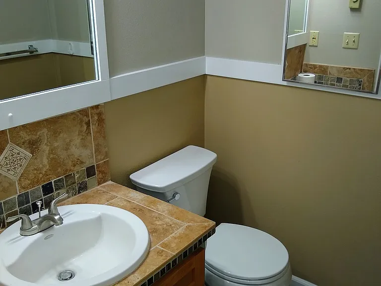 603 Sutton Ln — Photo 7