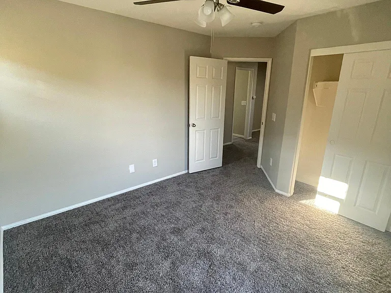 1251 Castledale St — Photo 9