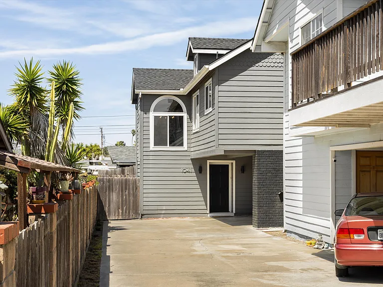 1041 Longbranch Ave — Photo 2