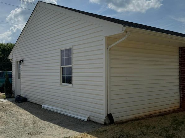 3779 Old Franklin Tpke, Glade Hill, VA 24092