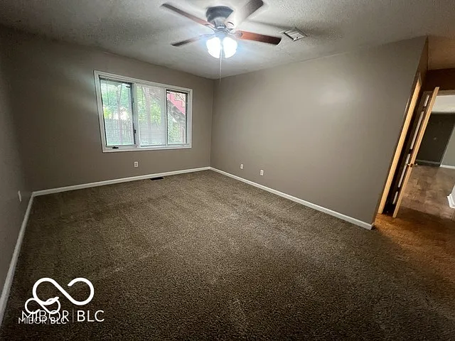 945 Fox Hill Dr — Photo 13