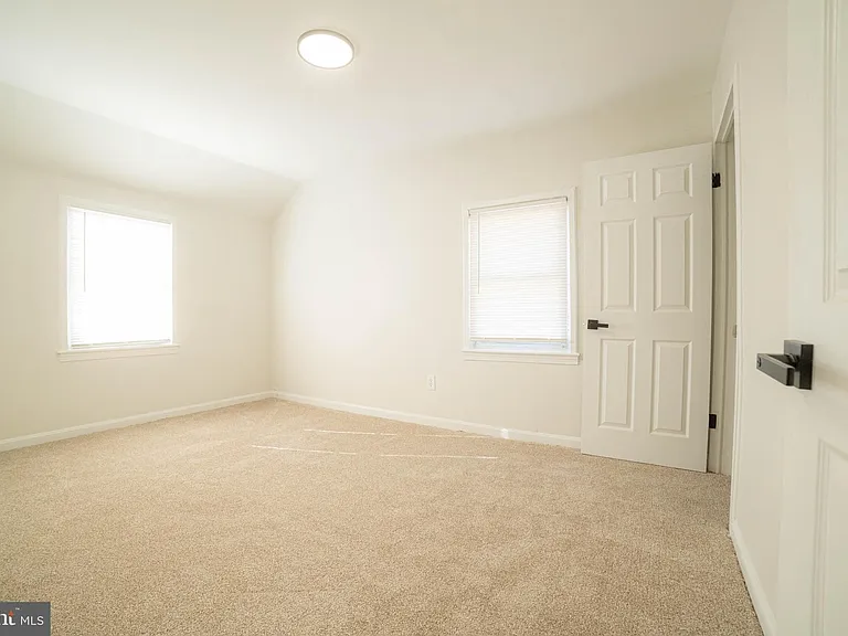 2409 Greeley Pl — Photo 29