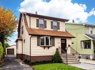 118 Rutherford Ave, Lyndhurst, NJ 07071