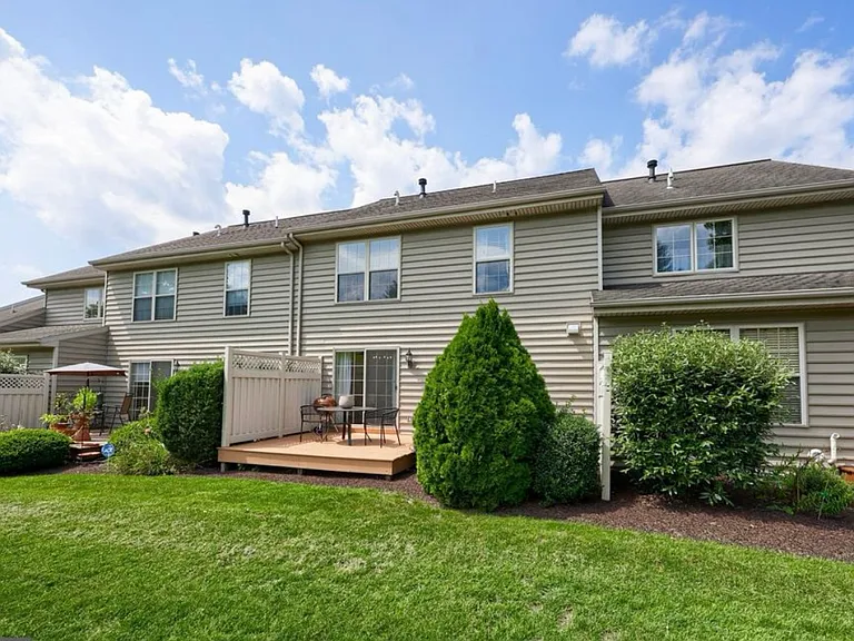 637 Royal View Dr — Photo 20