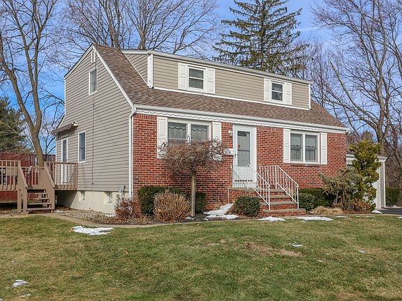3rd image of 29 Pilgrim Ct