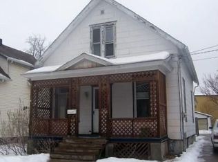 212 Cottage Ave, Galesburg, IL 61401