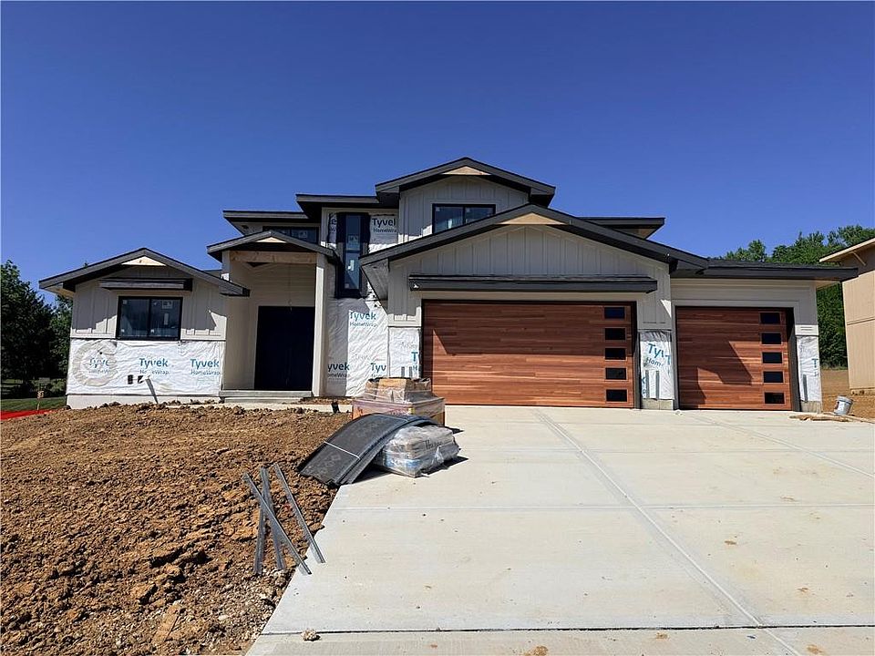 1st image of 1004 Meadowbrook Dr