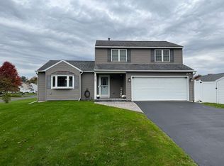 8157 Rizzo Dr, Clay, NY 13041