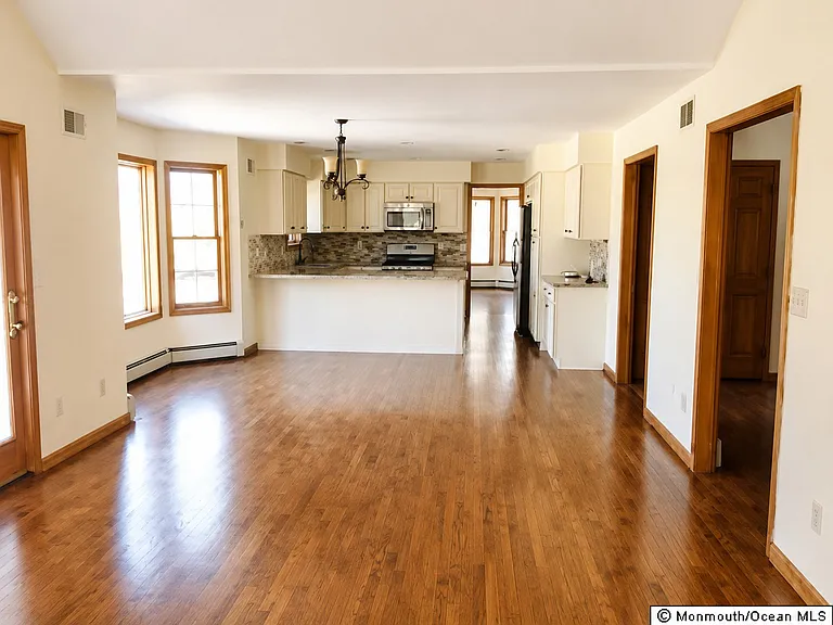 61 Honey Locust Dr — Photo 7