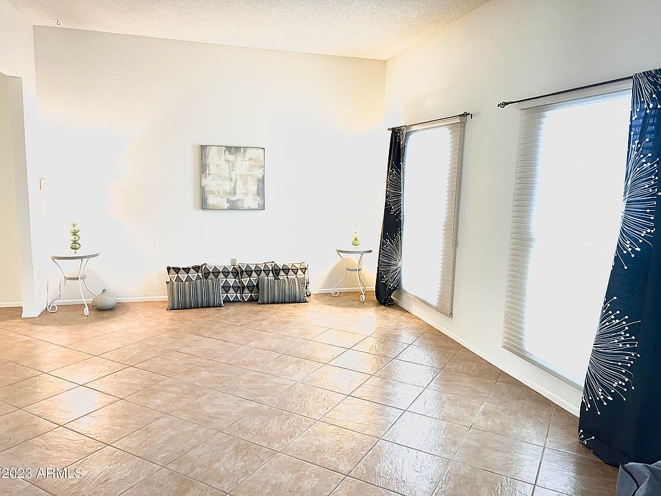 1st image of 11189 W PALMERAS Drive
